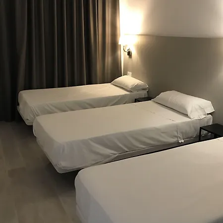 Boutique Centro Bbb Auto Check In Hotell 2*